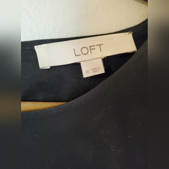 💮 Retired LOFT Embroidery Shirt 💮 - Picture 4 of 5